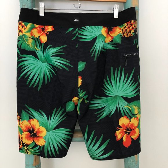 QUIKSILVER Eddie Aikau Board Shorts - Picture 15 of 15